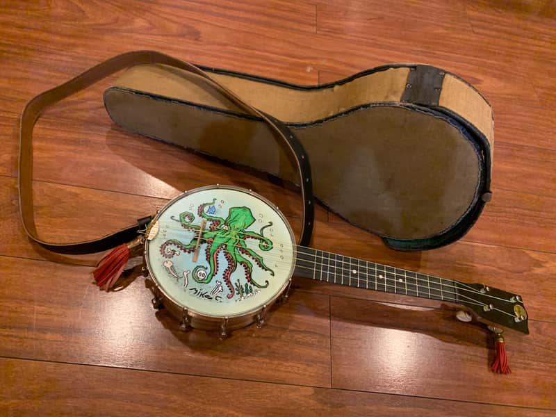 1928 La Pacifica Banjo ukulele hand painted octopus image 1