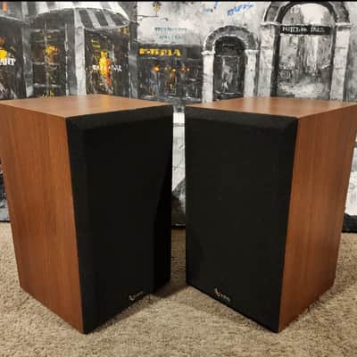 Infinity Vintage pair of Infinity Studio Monitor SM-62 Bookshelf speakers. 80s image 1