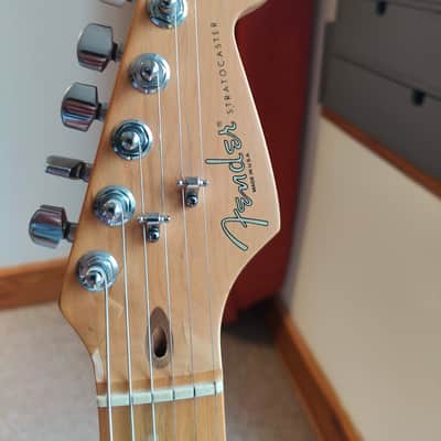Fender Big Apple Stratocaster with Maple Fretboard 1997 - 2000 - Shoreline Gold image 3