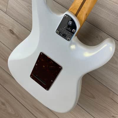 Fender American Ultra Stratocaster Left-Hand Guitar, Rosewood Fingerboard, Arctic Pearl image 17