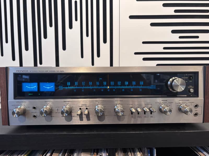 Pioneer SX-828 AM/FM Stereo Receiver - Vintage image 1