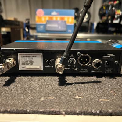 Audio-Technica ATW-2100 Wireless System - transmitter and receiver image 4