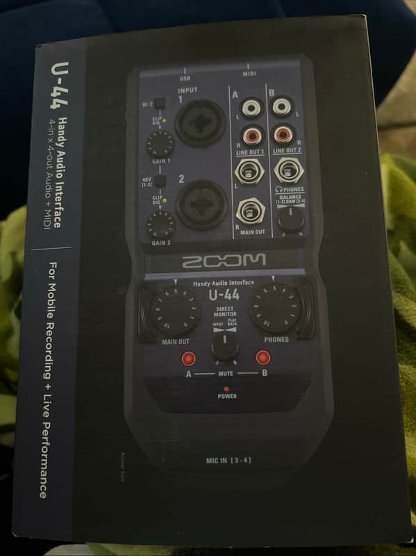 Zoom U-44 Mobile Studio Handy 4-Channel Audio Interface 2010s - Black image 1