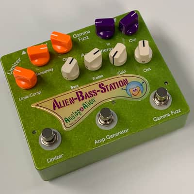 Analog Alien Alien Bass Station (ABS) with Power Supply