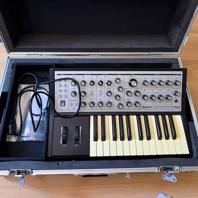 Moog Sub Phatty 2010s - Black image 1