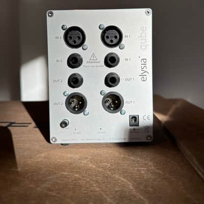 Elysia xpressor qube 500 Series Discrete Class-A Stereo Compressor in Powered Enclosure 2020 - 2021 - Blue image 2