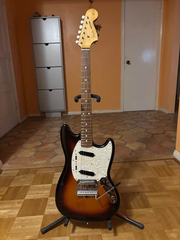 Fender Mistang 2019 - Sunburst image 1
