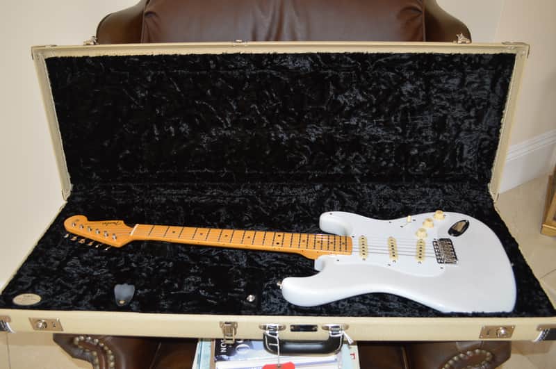 Fender Eric Johnson Stratocaster with Maple Fretboard 2019