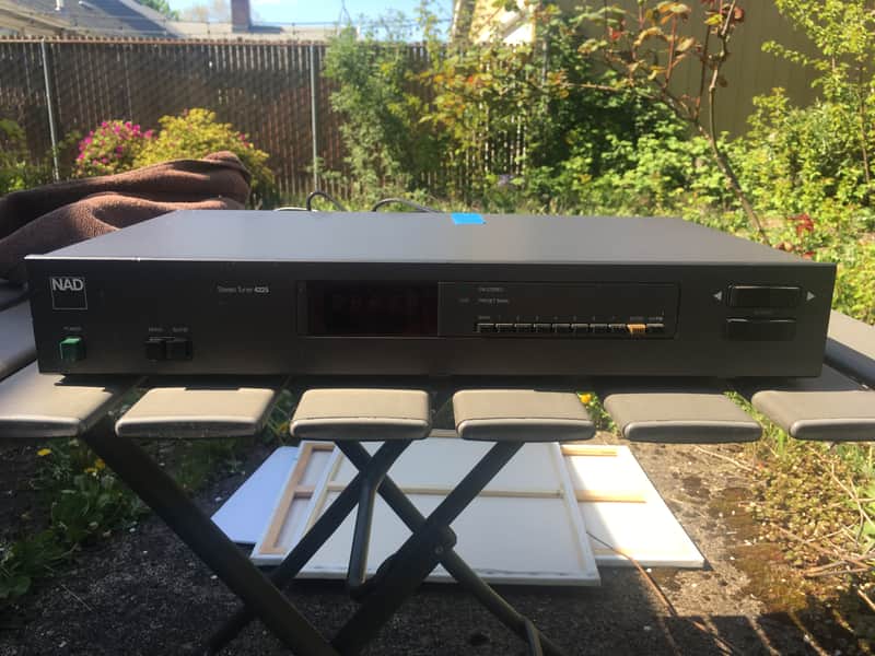 NAD 4225 Tuner Stéréo AM/FM Vintage - 8 Présélections - Testé Fonctionnel