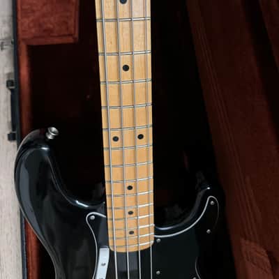 Fender Precision Bass with Maple Fretboard 1970 - 1983 - Black image 13