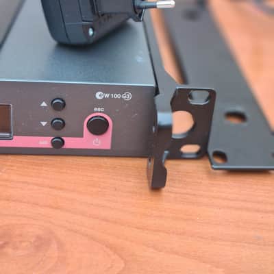Sennheiser Sennheiser EM 100 G3 True Diversity Receiver – 516–558 MHz – Rack Mount Included imagen 2