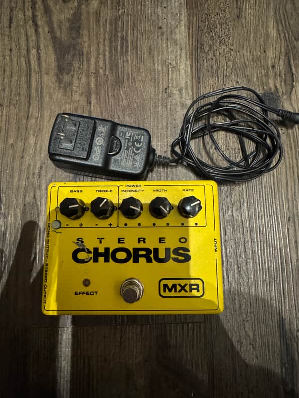 MXR Steep chorus 2010s - Yellow