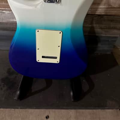 Fender Player Plus Stratocaster HSS Belair Blue image 3
