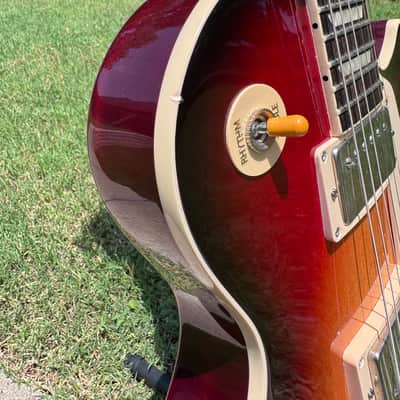 Gibson Les Paul Standard '60s 2020 - Present - Triburst image 7