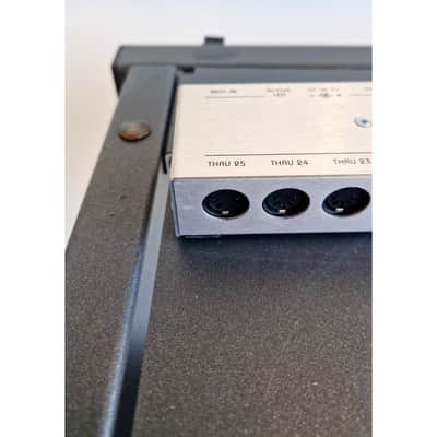 Kenton THRU-25 - MIDI Interface - Silver - Very Good image 5