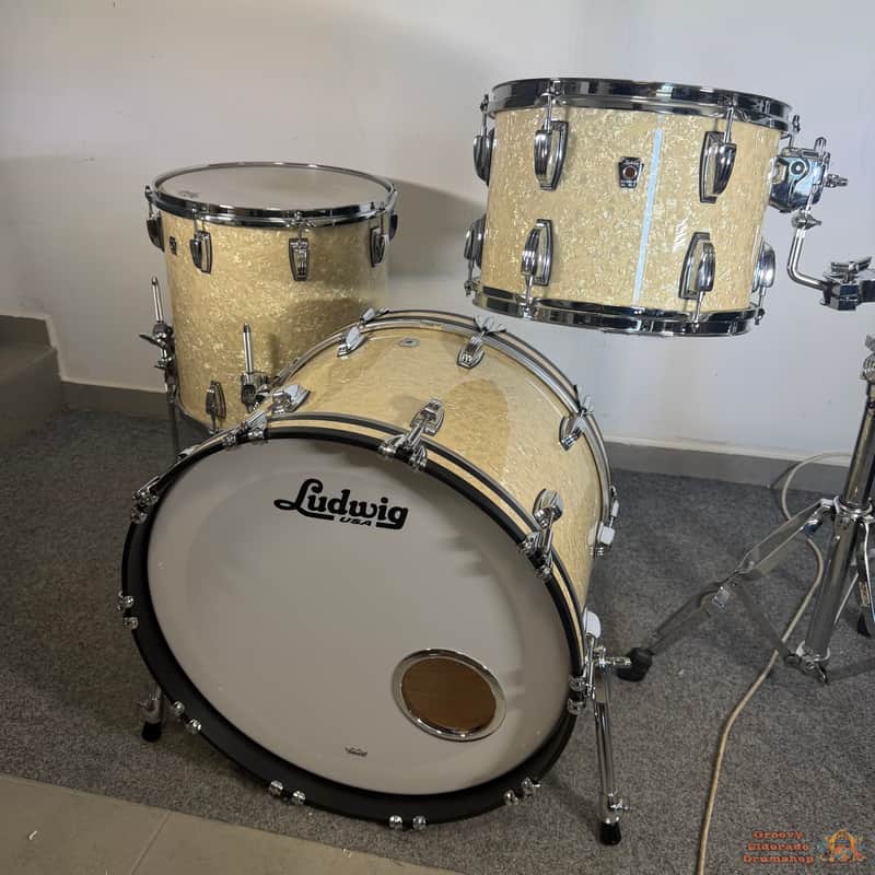 Ludwig Classic Oak 22,13,16 Drum Kit - White Marine Pearl image 1