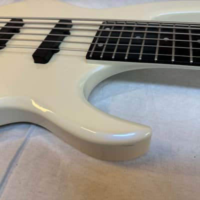 Carvin LB76 LB-76 6-string Bass with Case - s/n 43381 - Pearloid White image 8
