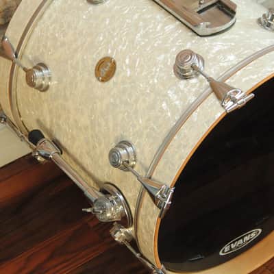 RARE DW Collector's - vintage marine pearl "18 bass drum image 5