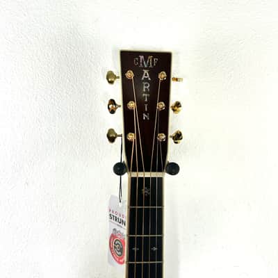 Martin D-42 - Natural image 4