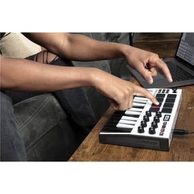 Akai Professional MPK MINI MKIII WHITE image 12