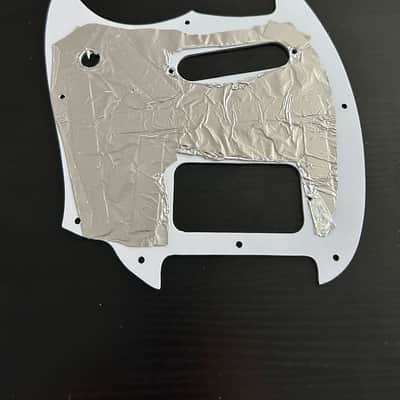 Fender Mustang Pickguard - White Pearloid image 2