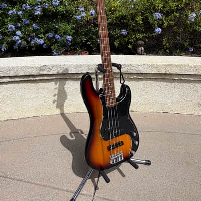 2002 Squier Standard Precision Bass Special P/J – 3-Color Sunburst - String-Through image 24