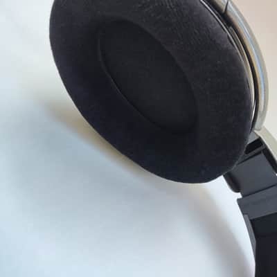 Sennheiser HD 650 High-Definition Open-Back Reference Headphones image 16