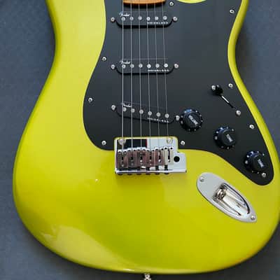Fender American Ultra II Stratocaster with Maple Fretboard 2024 - Present - Solar Flare image 3