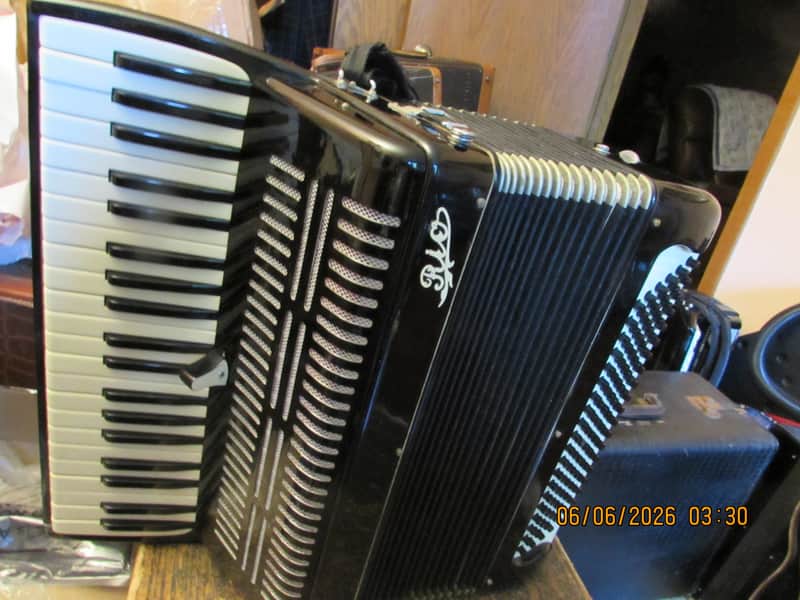 Rio accordion,120 bass,3/4 reeds,LMM,17.5" KB,toggle treble register, image 1