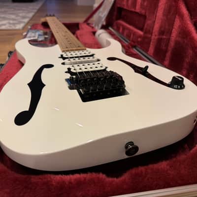 Ibanez PGM300RE-WH 20th Anniversary Paul Gilbert Signature 2009 - White image 14