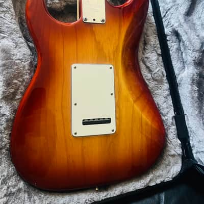 Fender American Professional Stratocaster HSS Shawbucker with Maple Fretboard 2017 - 2019 - Sienna Sunburst image 11