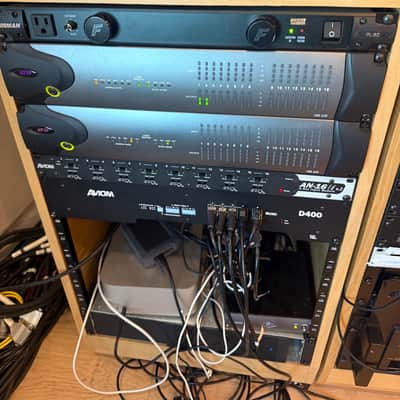 Universal Audio UAD-2 Satellite Thunderbolt 3 OCTO Core Desktop DSP Accelerator 2019 - Present - Gray image 1