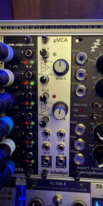 Intellijel uVCA II Dual Log / Lin VCA Eurorack Module 2013 - 2016 - Silver image 1