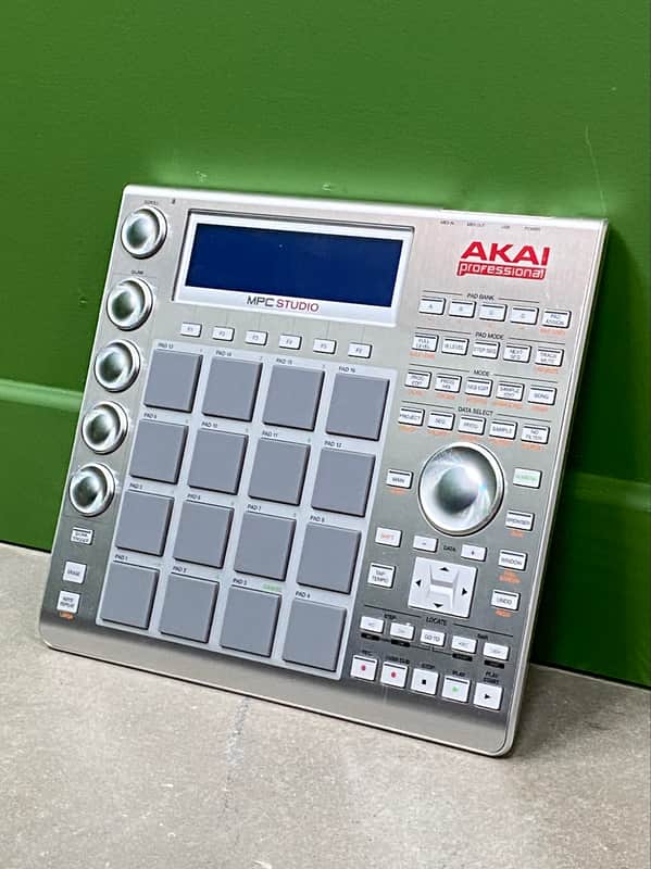 Akai MPC Studio Music Production Controller V1 2012 - 2019 - Grey image 1
