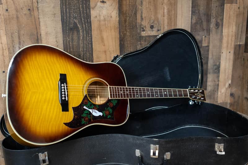 Alvarez 5024 Dove Style Acoustic Guitar Flamed Maple Sunburst