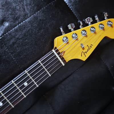 Fender American Ultra Stratocaster  - Arctic Pearl image 4