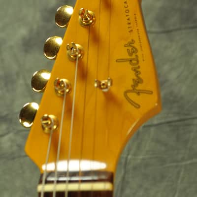 Fender Japan ST80-SPL Limited Edition  White Purple Passion image 6
