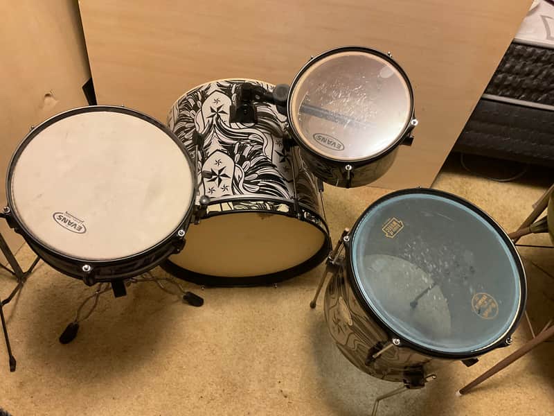 First Act MD7014 drums Evans heads, snare, kick, 1 rack and 1 floor tom image 1