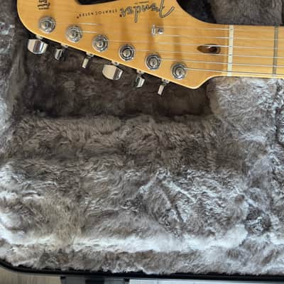 Fender American Peofessional HSS 2017 - 3 color sunburst image 3