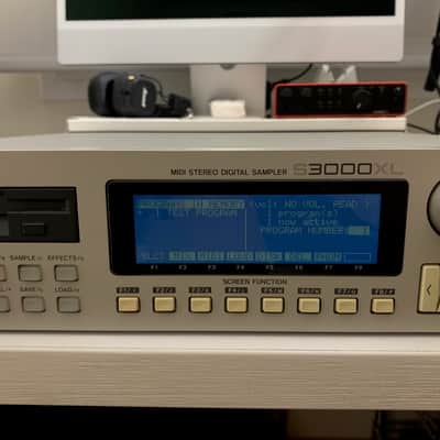 Akai S3000XL Sampler image 6