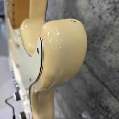 Fender Stratocaster Elite 1983 Made in United States Electric Guitar with Case - Artic White image 10