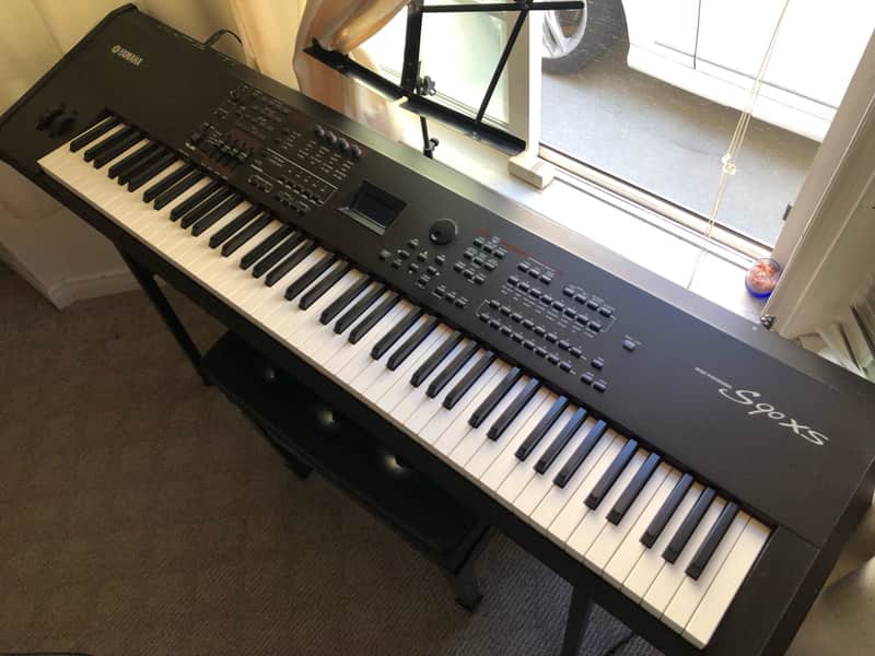 Yamaha S90 XS 88-key Master Keyboard 2009 - Present - Black image 1
