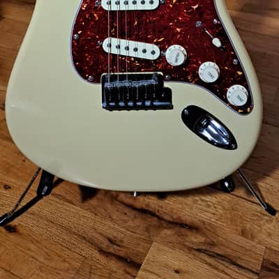 Fender American Deluxe Stratocaster 2005-2006 - Blonde image 2
