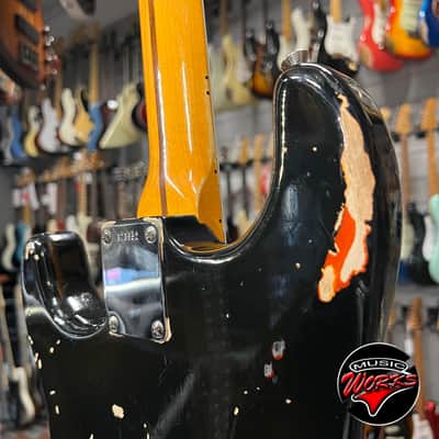 Fender   Custom Shop Stratocaster Dav ID Gilmour Relic Black Black Over 3 Color Sunburst image 10