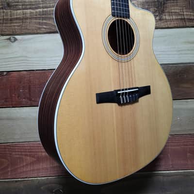 Taylor 214ce with ES2 Electronics 2021  Natural image 5