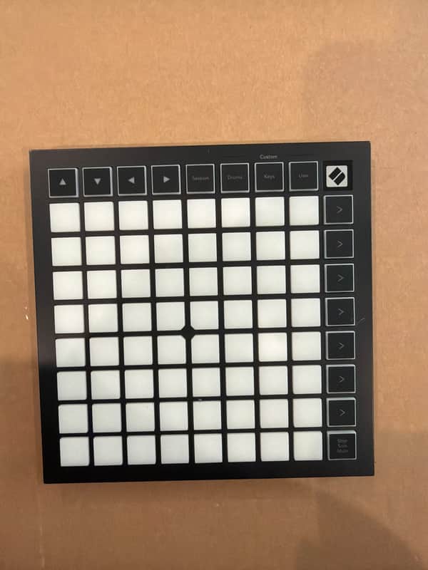 Novation Launchpad Mini MKIII Pad Controller 2019 - Present - Black image 1