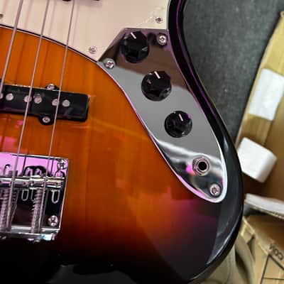 Tagima TW-73 Bass Guitar - Sunburst image 12