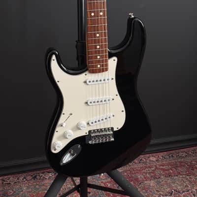 Fender Standard Stratocaster, Left-Handed 2000, Black image 3