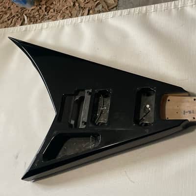 2000's MIJ Jackson RR3 RR Rhoads V Black Guitar Body Floyd Tremolo Ready image 2