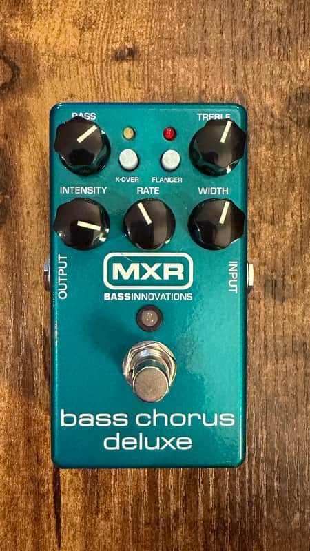 MXR M83 Bass Chorus Deluxe